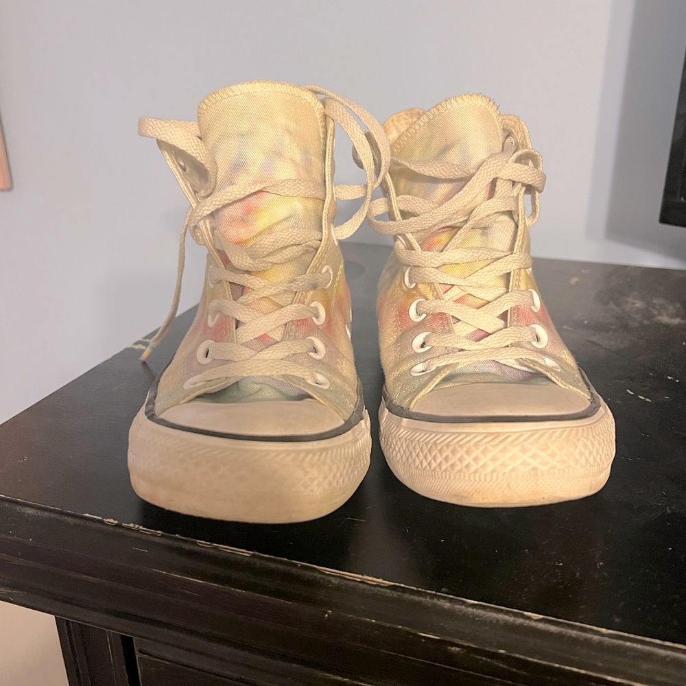 Tye dye converse